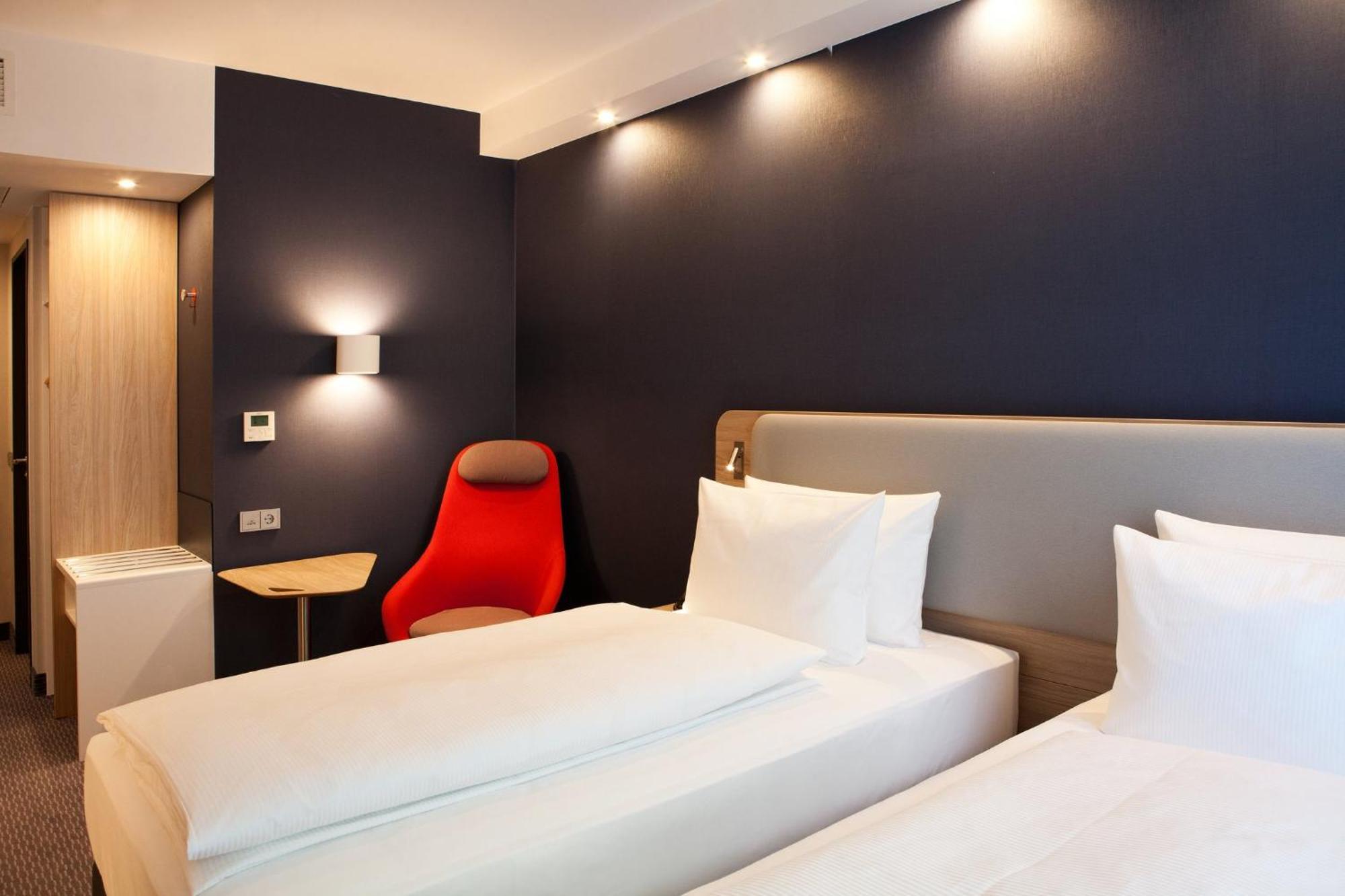 Holiday Inn Express - Goppingen, An Ihg Hotel Esterno foto